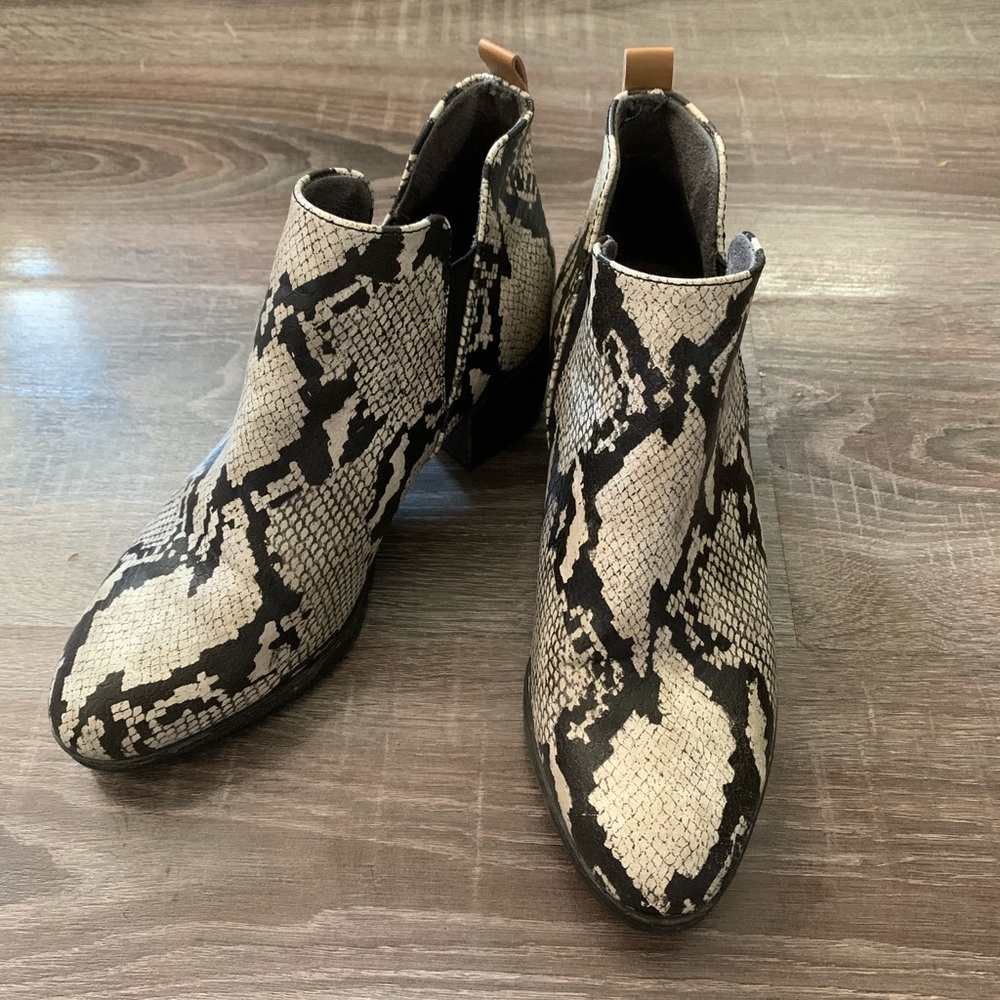 Dr. Scholl’s — snakeskin ankle boots